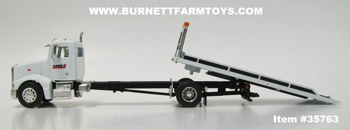 Item #35763 White Peterbilt 385 Rollback with Case IH Logo - 1/64 Scale - SpecCast - Image 5