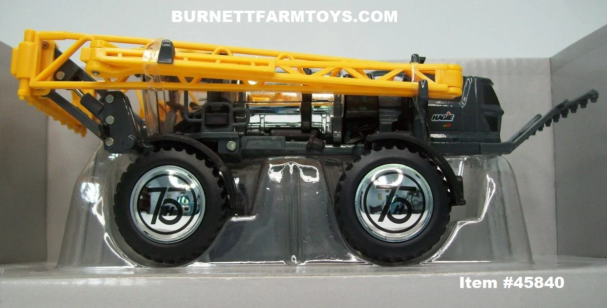 Item #45840 Hagie STS12 Self Propelled Sprayer - 75th Anniversary Prestige Collection Edition - 1/64 Scale - Ertl / Tomy - Image 2