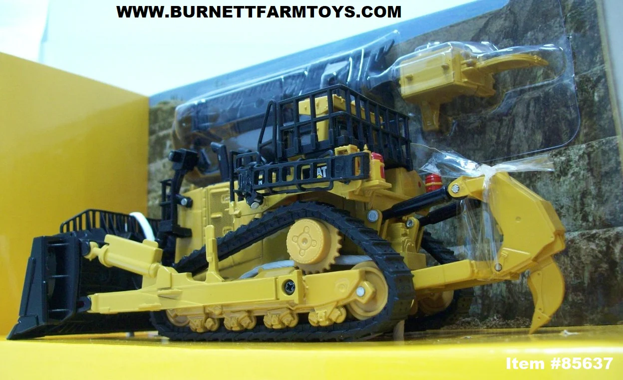 Item #85637 CAT D11T Track-Type Tractor with Single Shank Ripper Multi Shank Ripper Coal U Blade and Reclamation U Blade with Guard - 1/64 Scale - Diecast Masters - Image 3