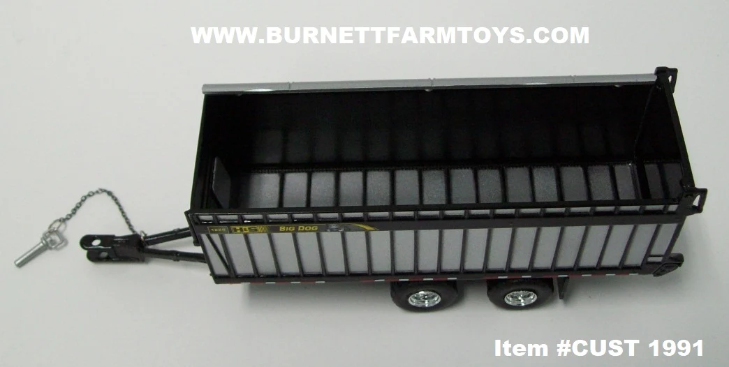 Item #CUST 1991 Gray Black Trim Black Frame Tandem Axle H&S Big Dog Forage Box Single Door - 1/64 Scale - SpecCast - Image 4